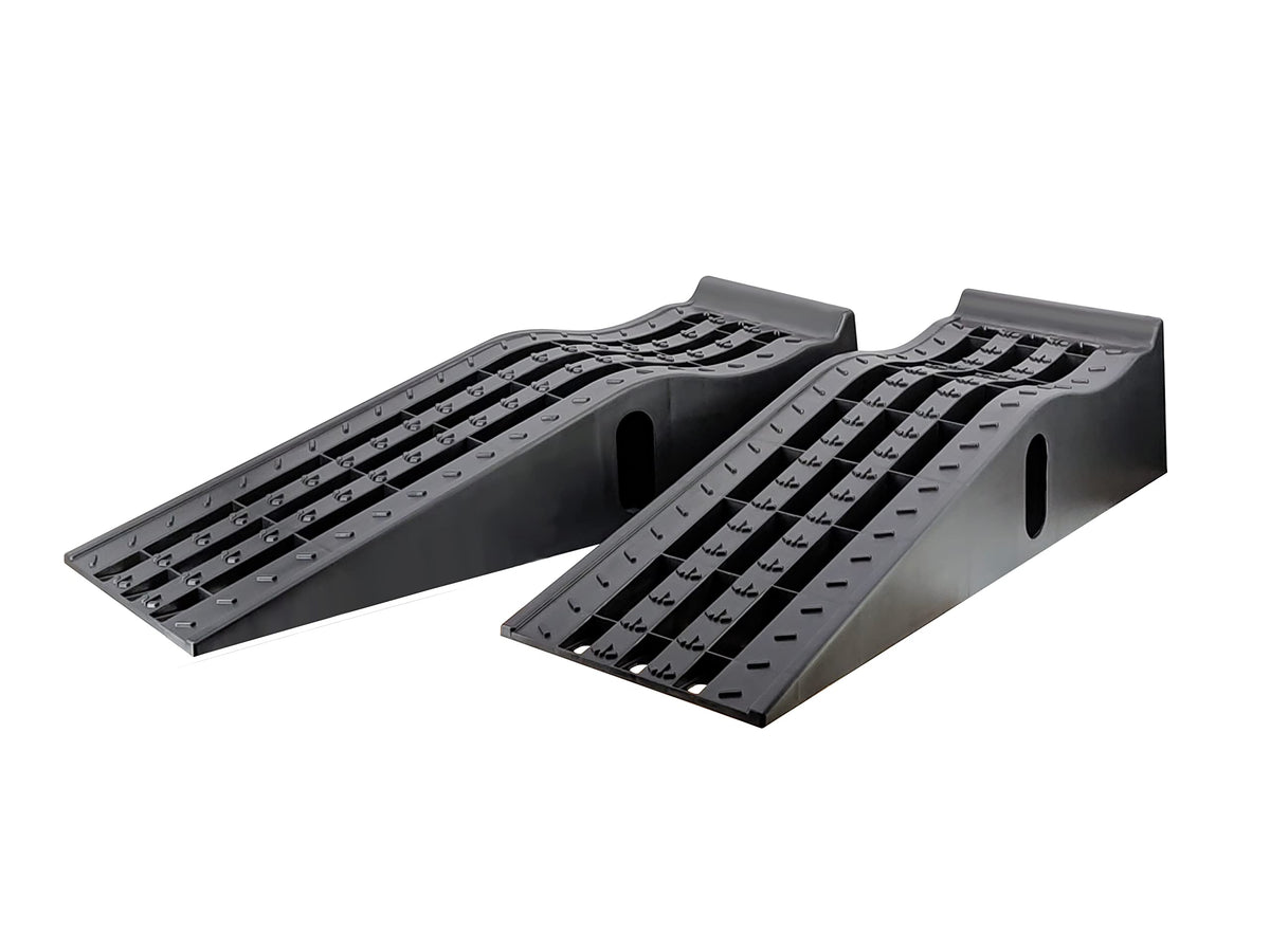 MaxxHaul 50515 6-25 inch lift ramp with deep grooves for stable tire placement