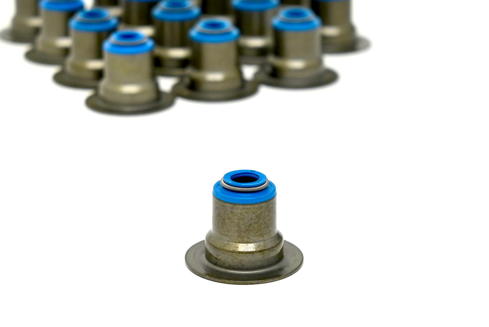 Top-end rebuild readiness with a complete 16-seal kit for intake and exhaust