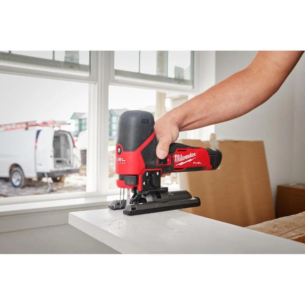 Milwaukee M12 FUEL Jig Saw guide roller for clean lines
