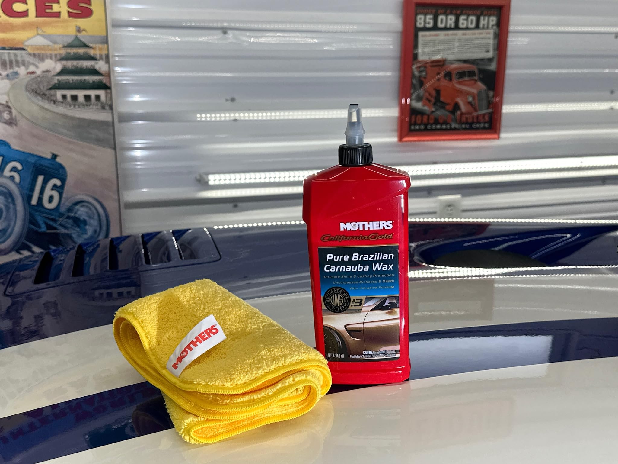 Visible long-lasting protection on a painted surface after wax