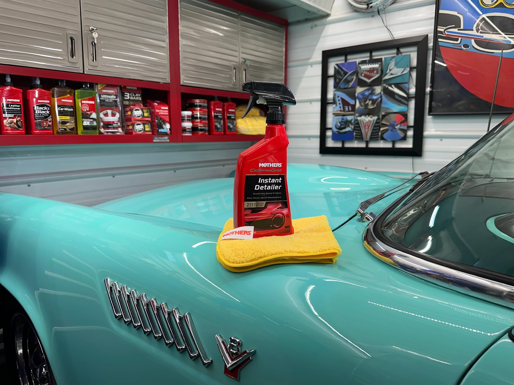 Mothers California Gold Instant Detailer with clay-bar lubrication for safe clay sessions.