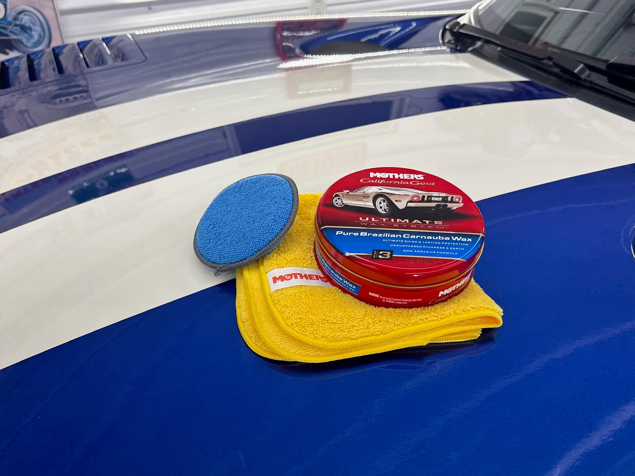 Mothers California Gold Long-Lasting Protection guards the finish against environmental wear.