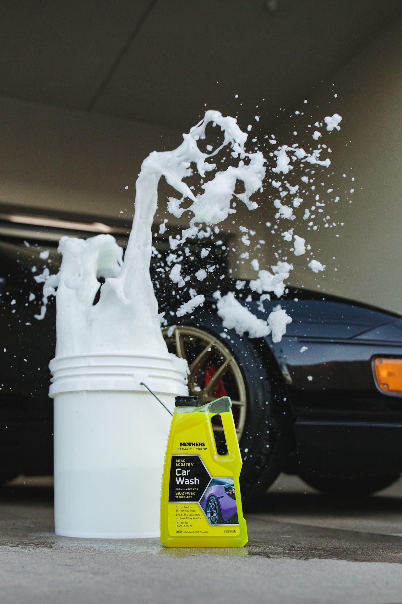 Mothers Ultimate Hybrid Car Wash foam shows rich suds ideal for foam cannon use.