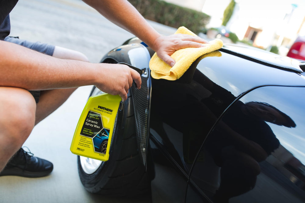 Mothers Ultimate Hybrid Ceramic Spray Wax spray nozzle enables quick, mess-free application