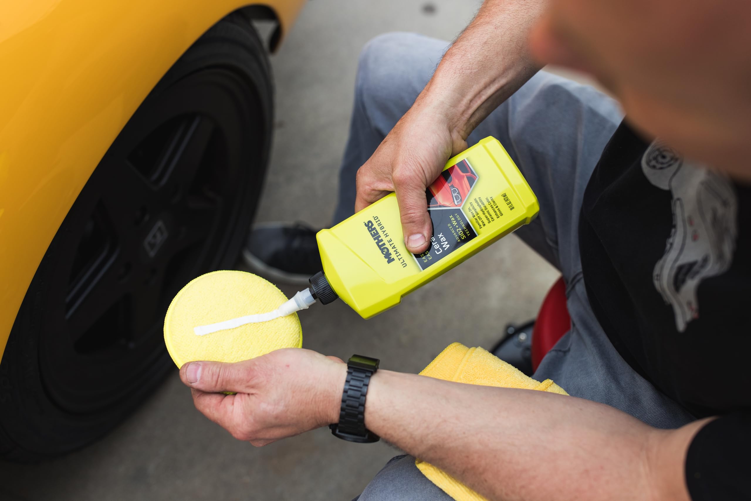 Mothers ultimate wax water beading demonstrates hydrophobic Si02 protection.