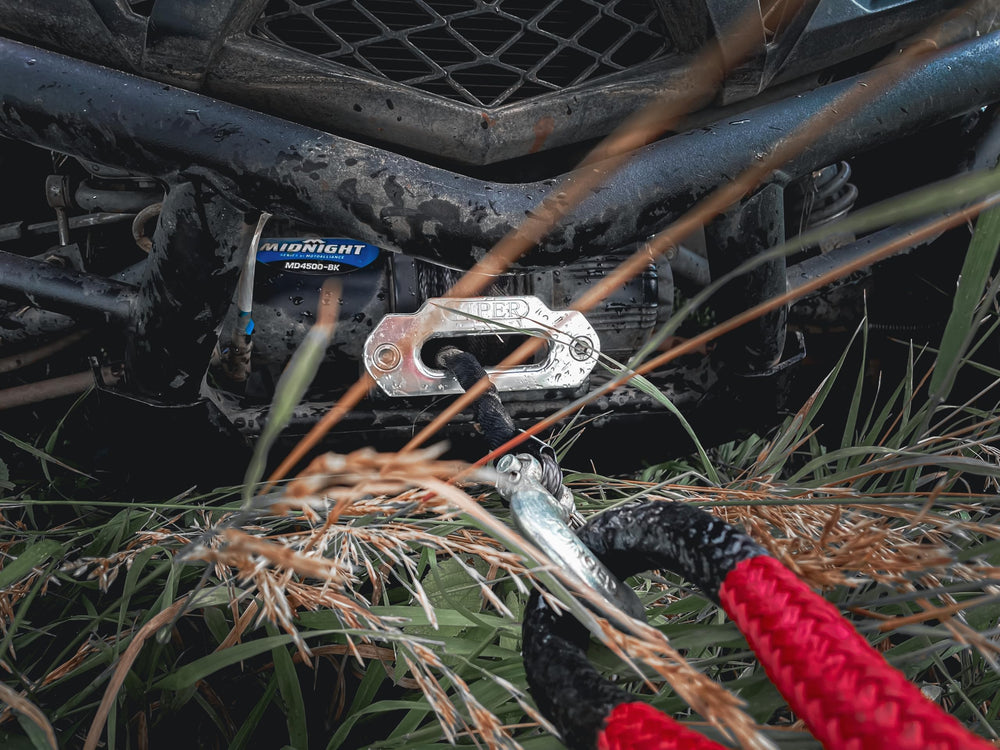 MotoAlliance Viper Midnight 4500lb winch wireless remote access.