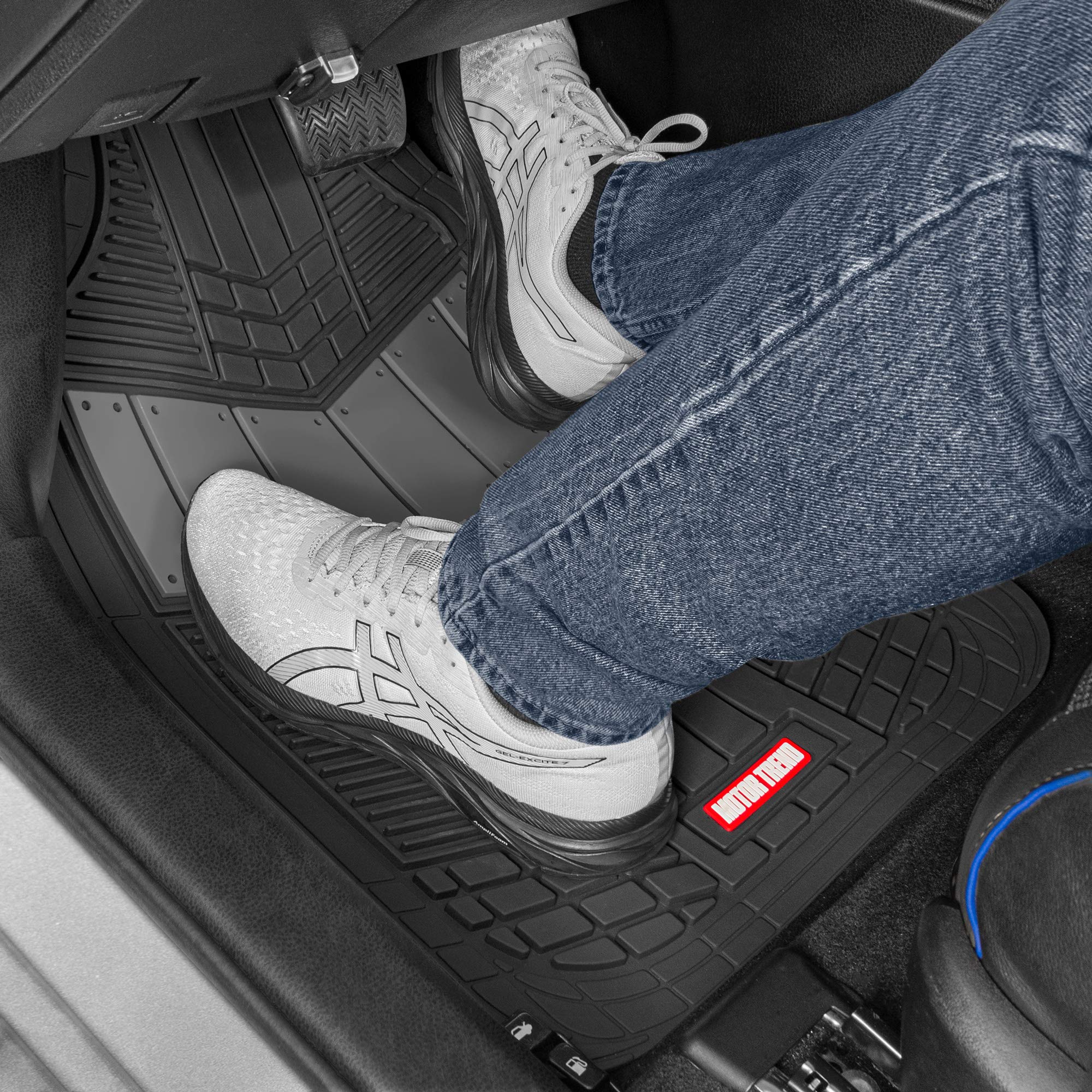 MotorTrend DualFlex rubber material close-up highlighting durable BPA-free construction and flexibility