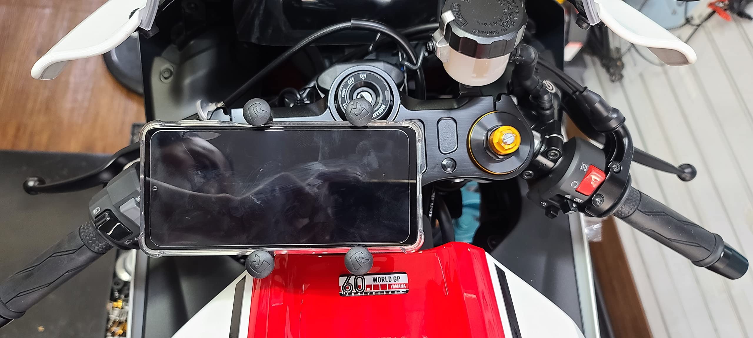 Requires 30mm socket wrench for Motomount R7 installation