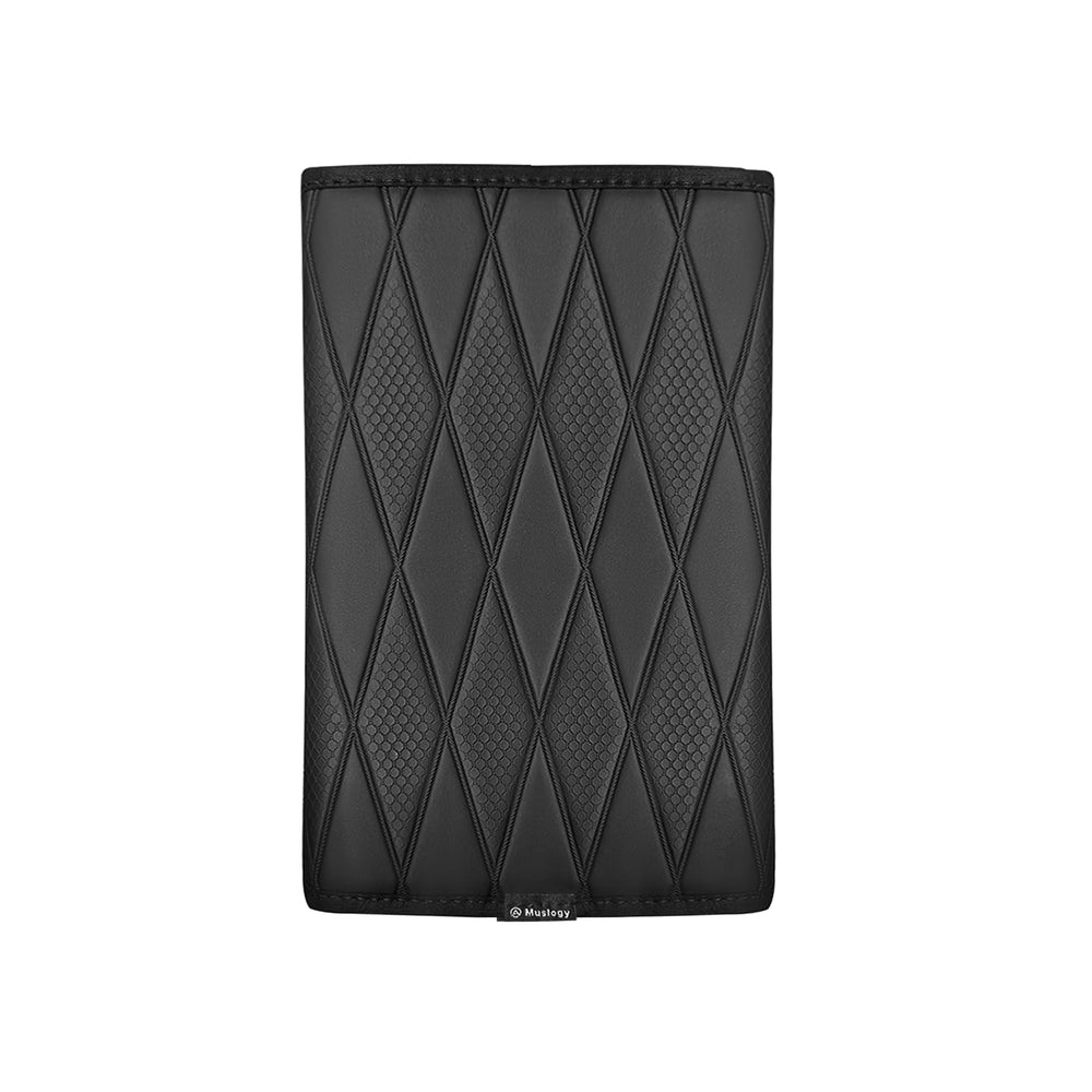 Muslogy vegan leather durability image illustrating long-lasting comfort for daily commutes