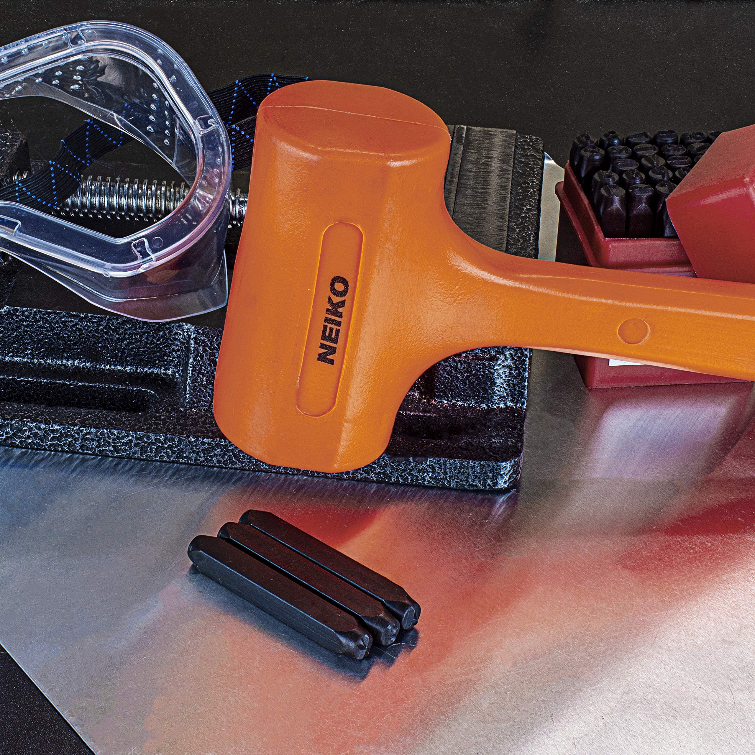 NEIKO hammer on workshop bench illustrating visibility and ready-to-use benefit