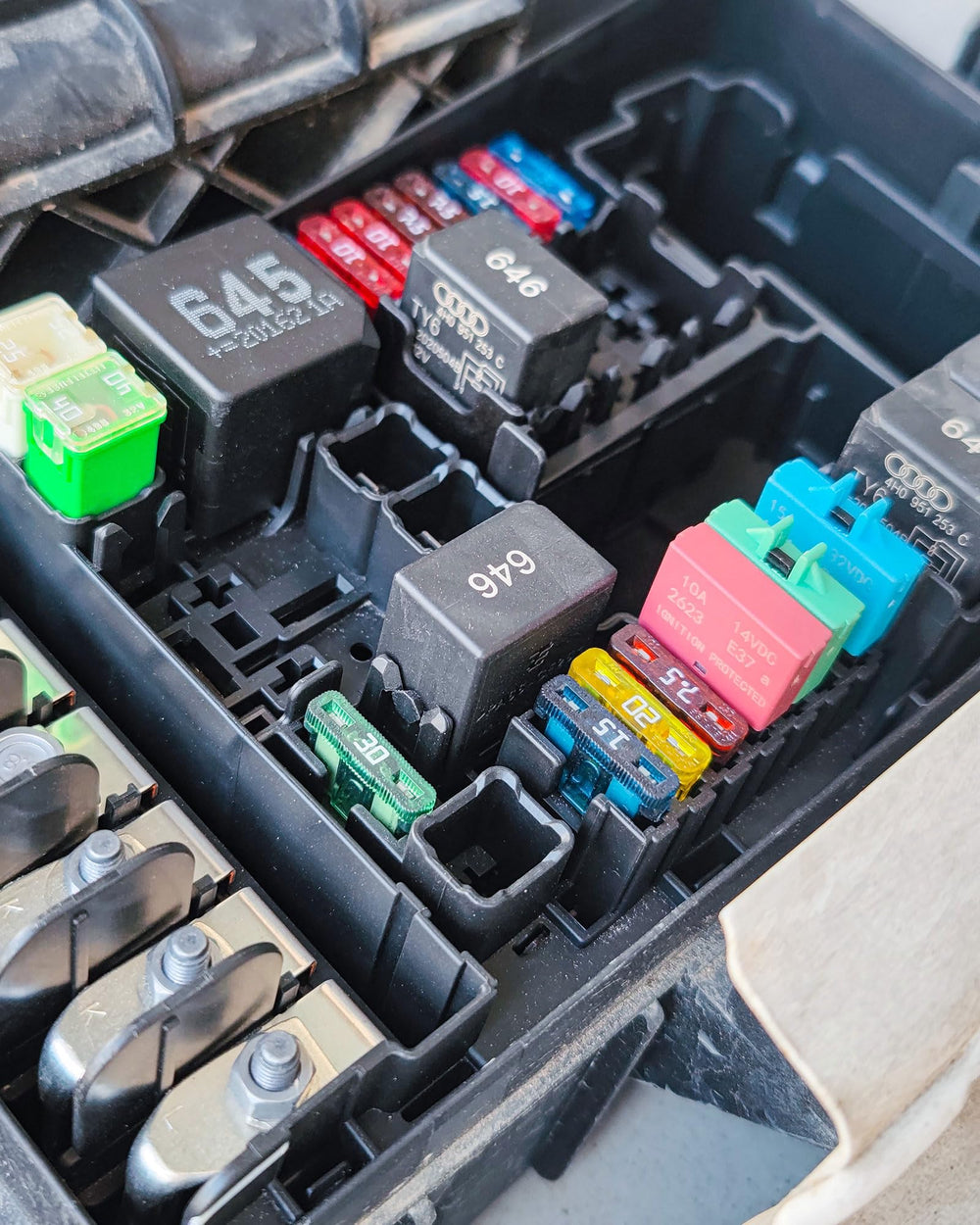 Nerites amps collection shows 3A to 30A options for varied electrical needs.