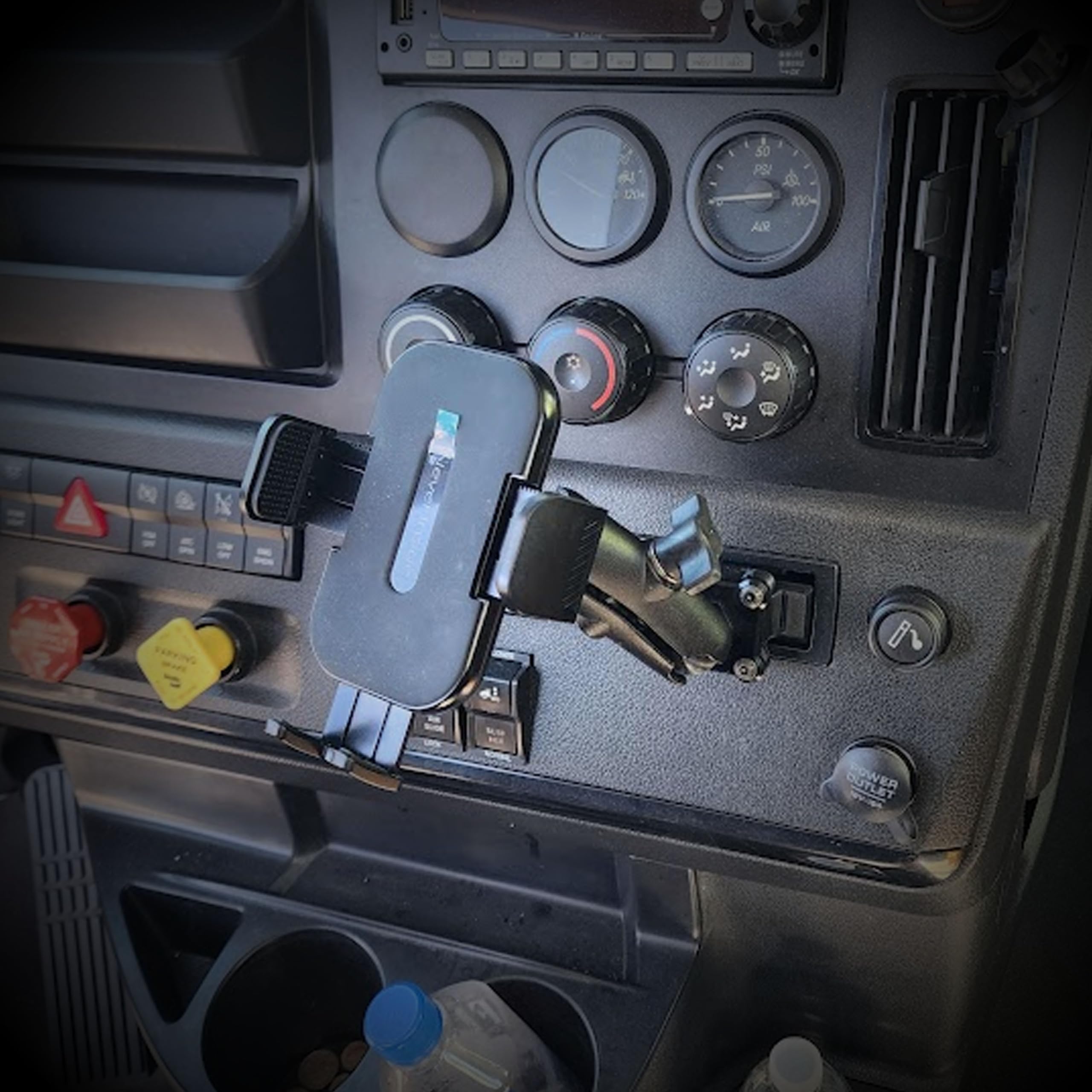 Never Inside Smash Mount FL installs via pressure-fit with no permanent modifications.