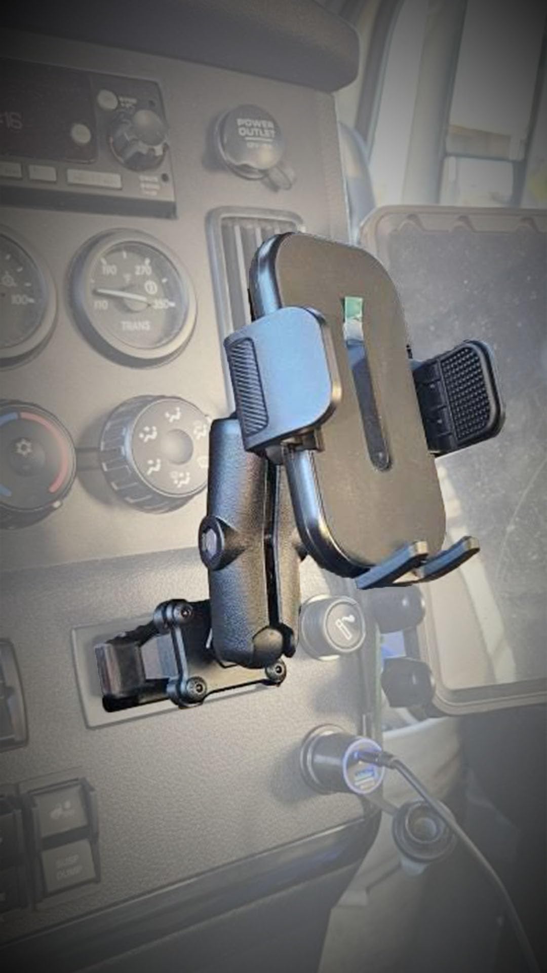 Never Inside Smash Mount FL compatible with 1-inch RAM mounts for flexible devices.