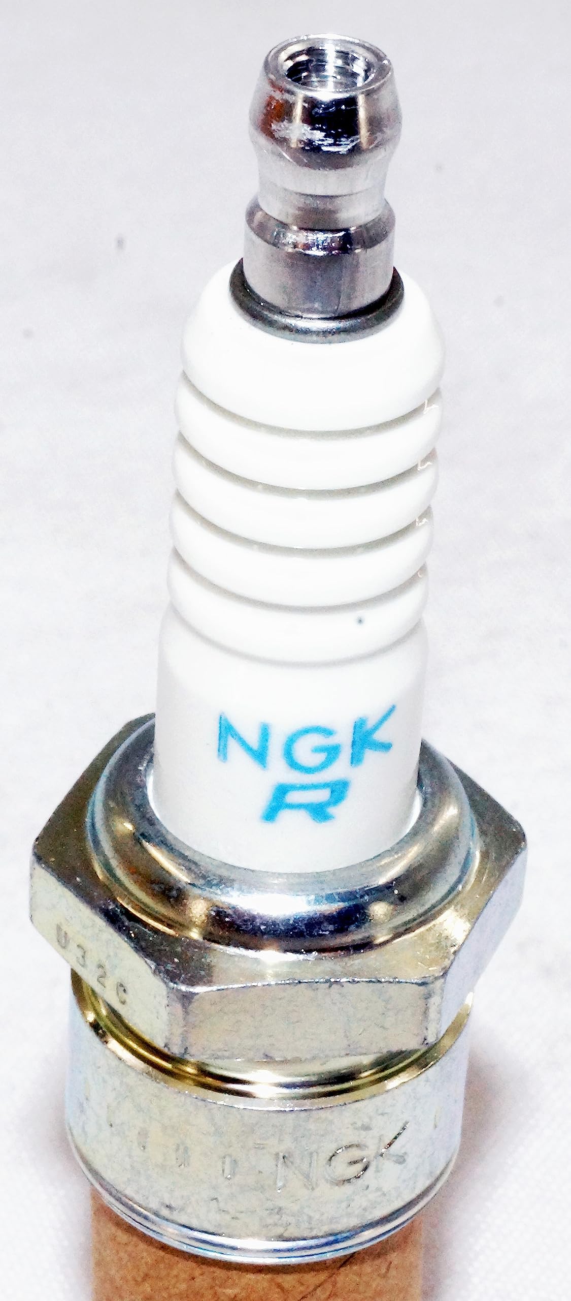 NGK 1134 reach 12.7mm image supports optimal spark reach.