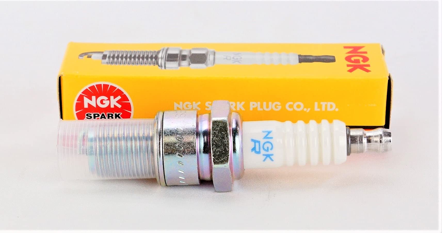 NGK BR8ES electrode-detail focuses on precision construction for reliable ignition.