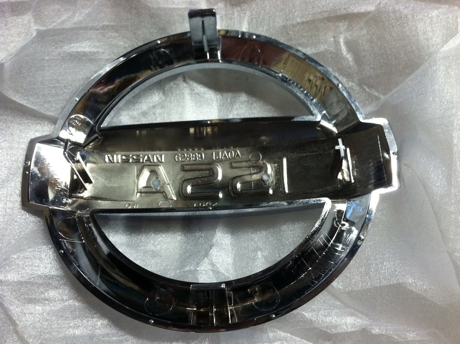 Nissan front grille emblem install-ready for Murano fascia