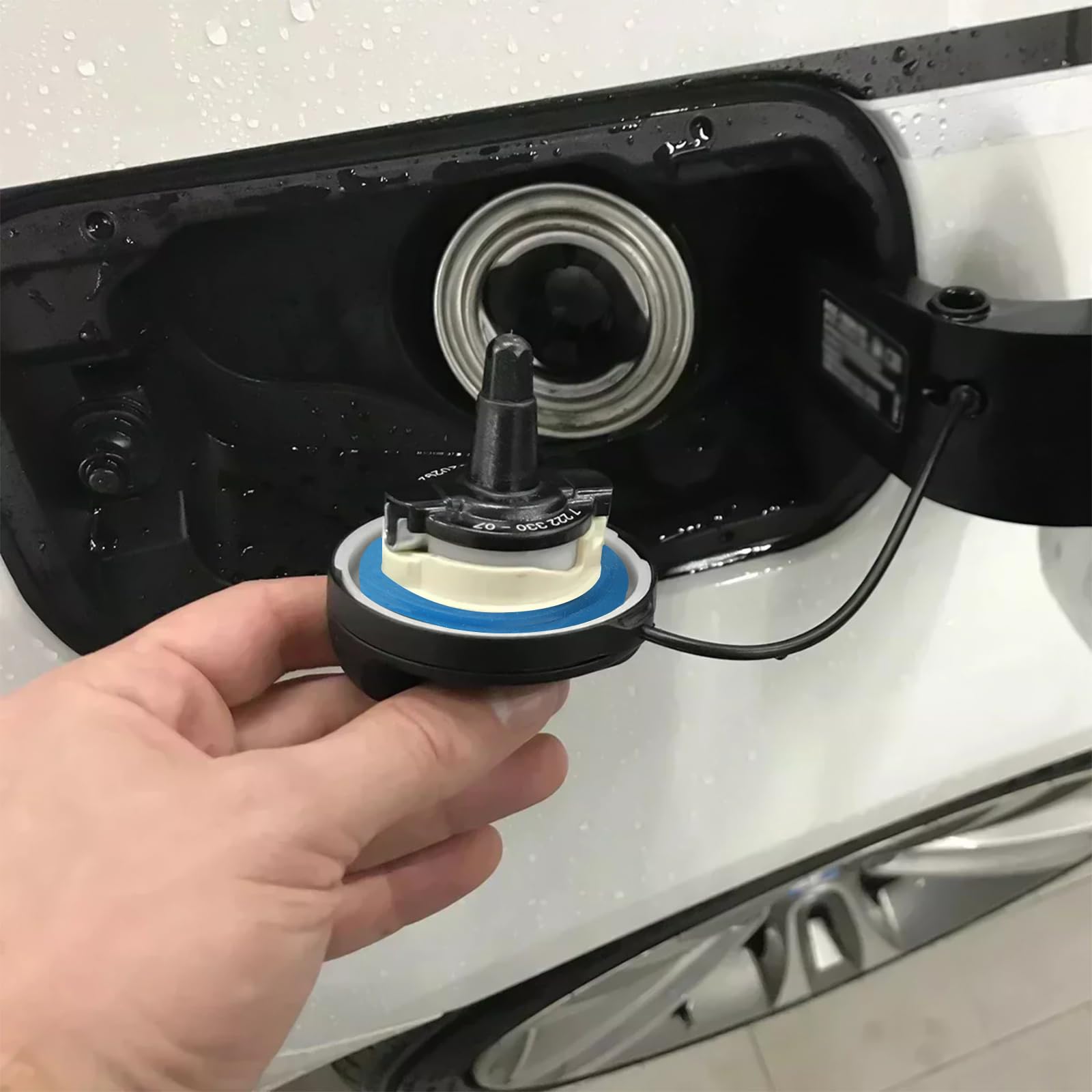 Range Rover fuel cap by NIULPFZTK ensures reliable protection from rain and dust