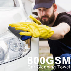 Nuenen 800 GSM car towel in action for polishing and drying