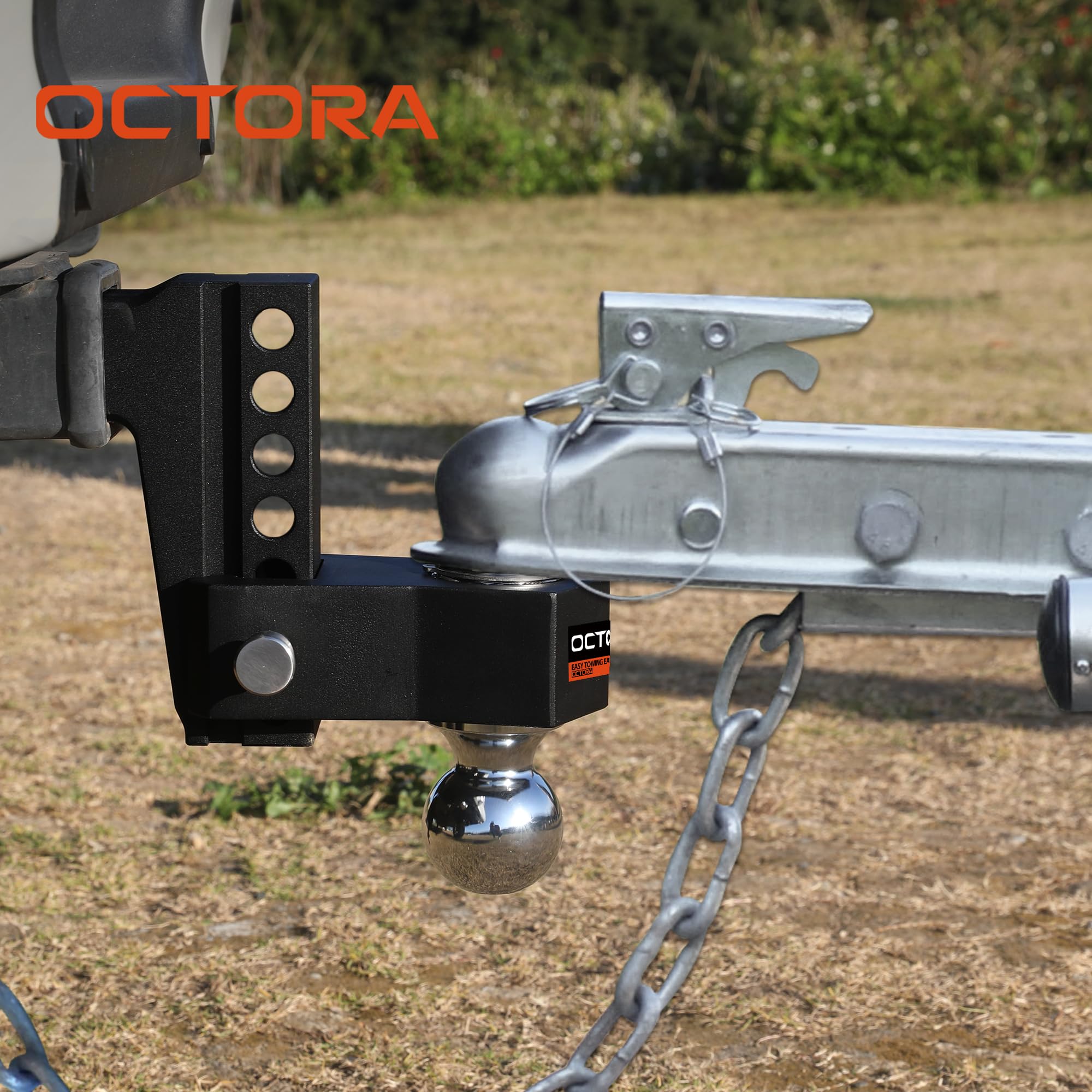 OCTORA 12,500 GTW hitch supports heavy-duty trailers safely.