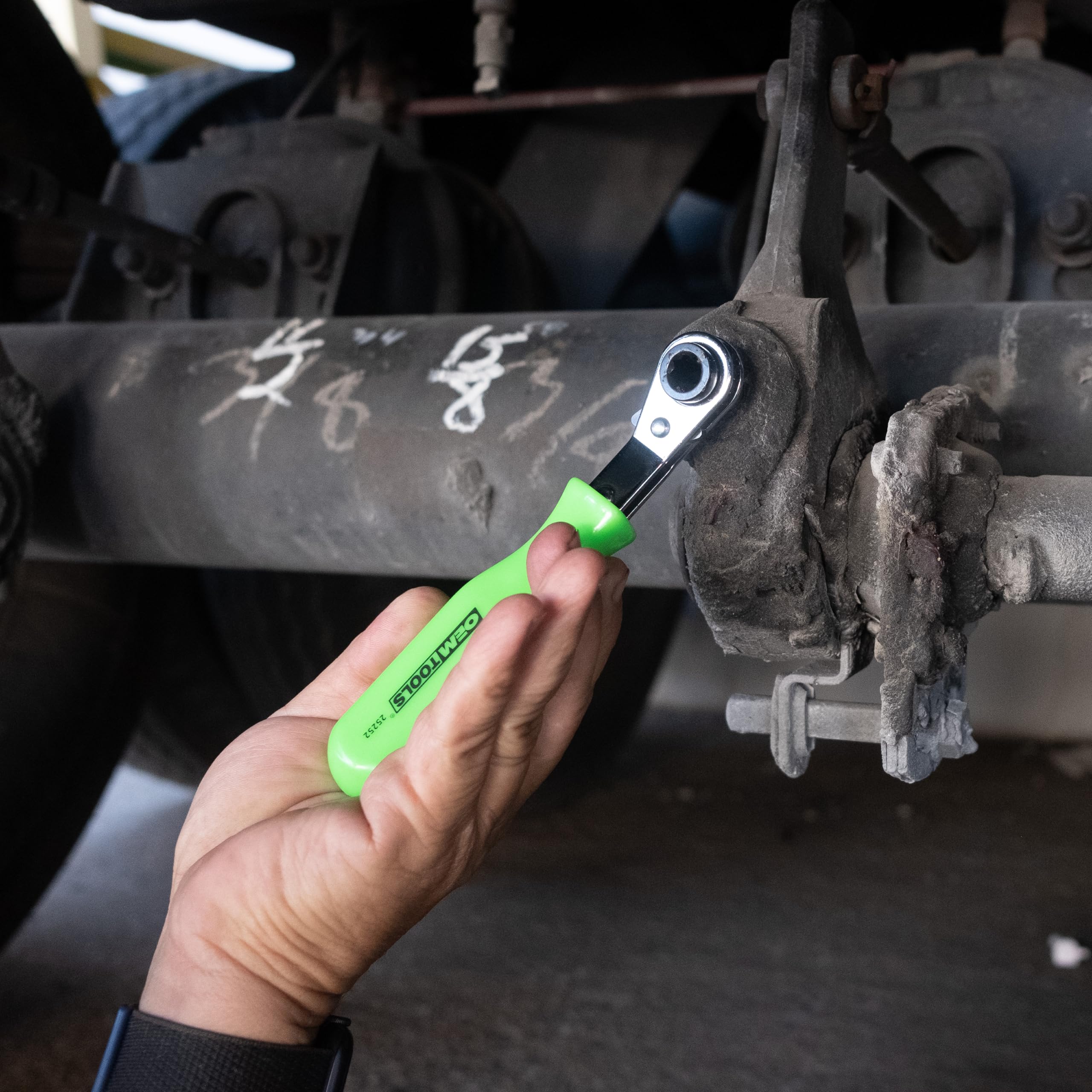 OEMTOOLS 25252 Meritor slack adjusters compatibility for faster installations.