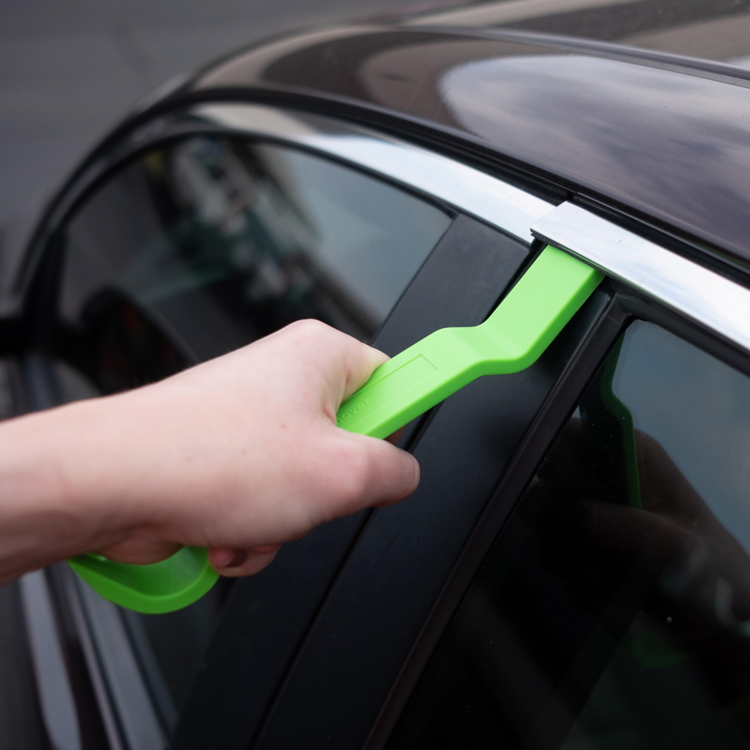 OEMTOOLS 25314 specialized contour design enables secure, efficient removals