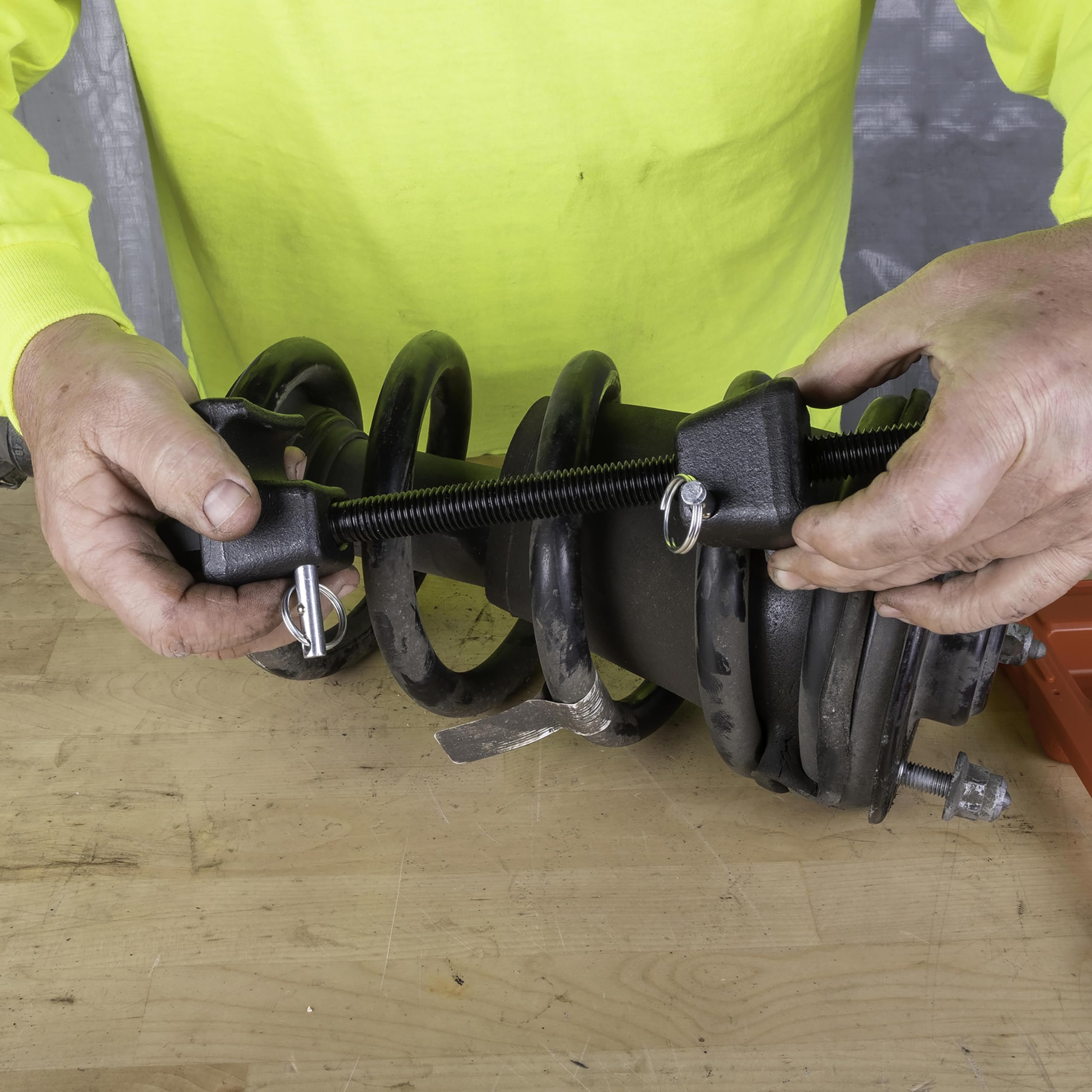 OEMTOOLS 25553 built-in safety latches speed safe maintenance.