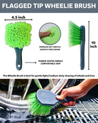 oesee wheelie mit­t provides plush, scratch-free wiping for rims and tires.