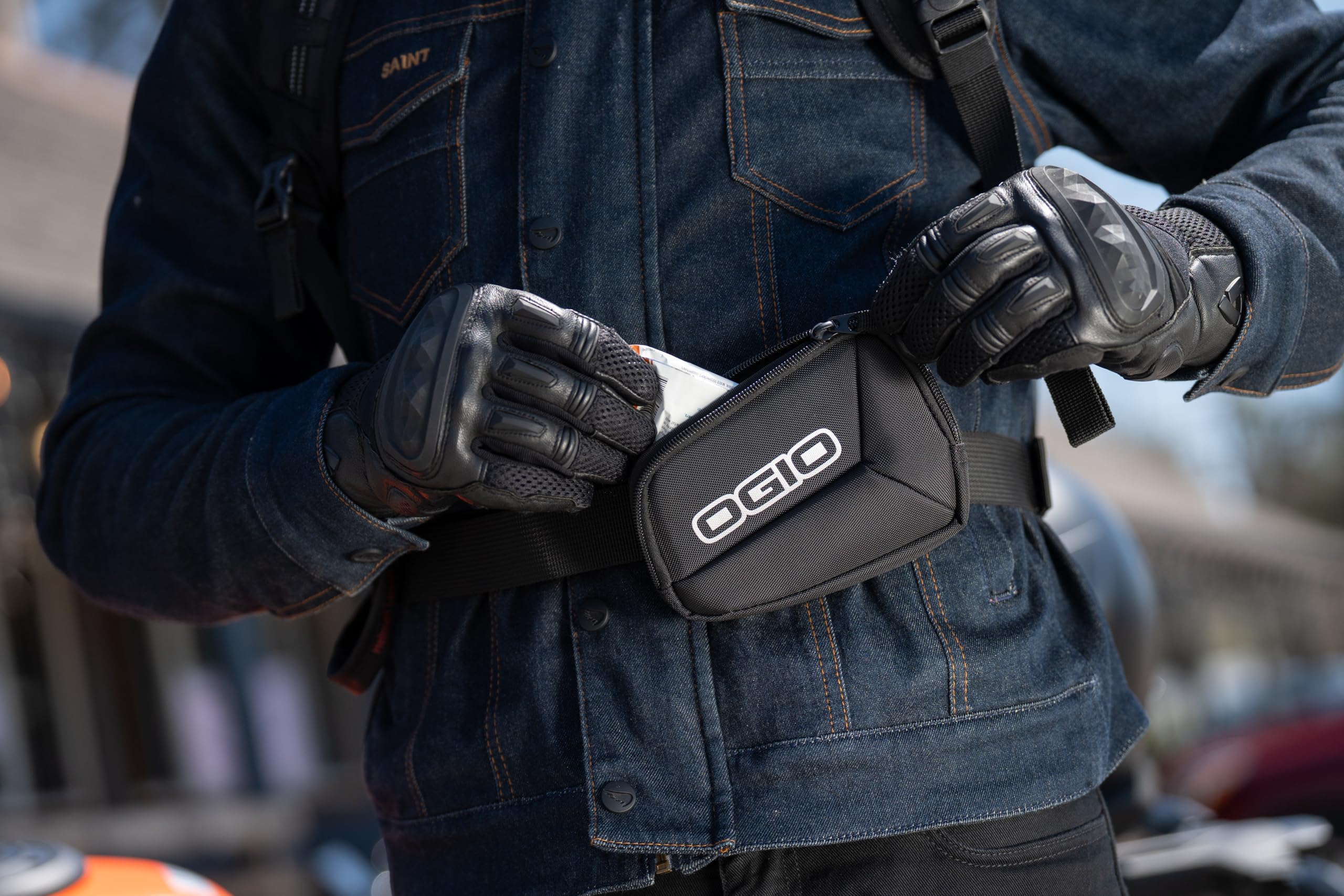 OGIO Mach 5 ergonomic shoulder straps for enhanced rider comfort