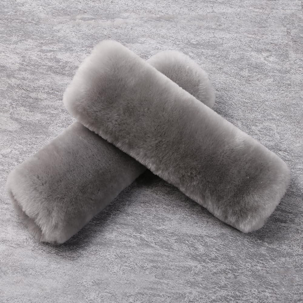 OGLAND Merino wool shoulder pad provides warmth and soft padding on drives.