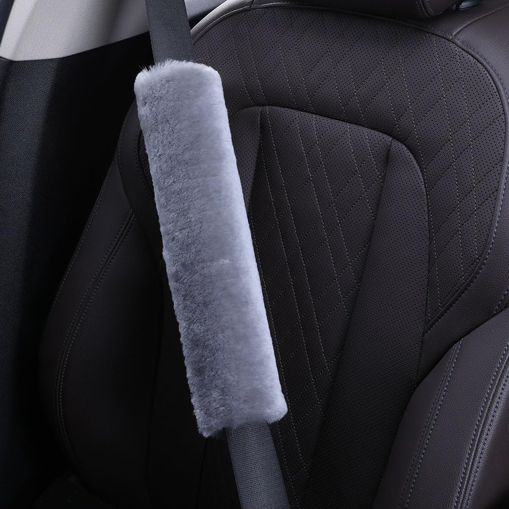Multiuse wool seatbelt pad suitable for handbags or luggage straps