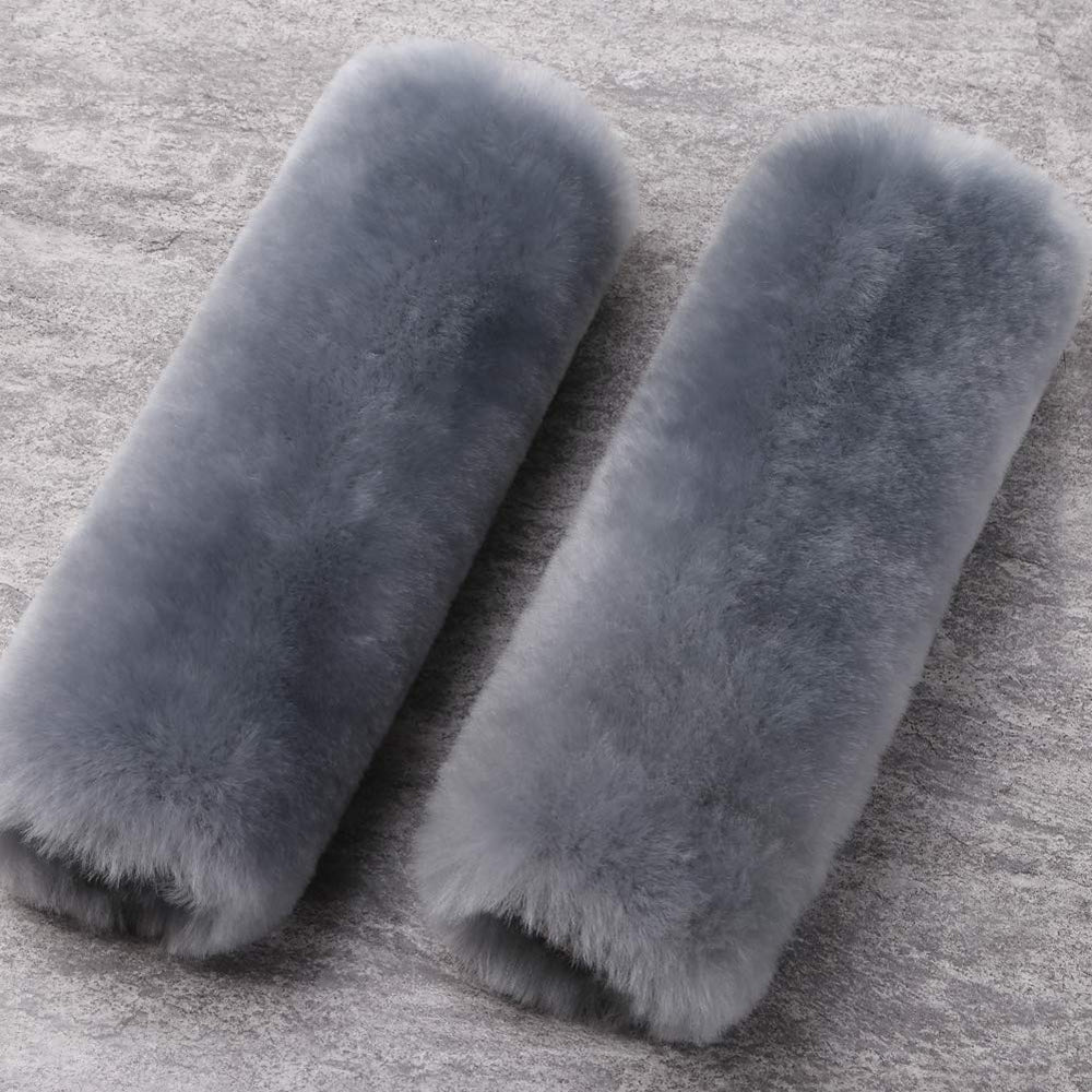OGLAND authentic sheepskin pad emphasizing natural wool fibers and warmth.