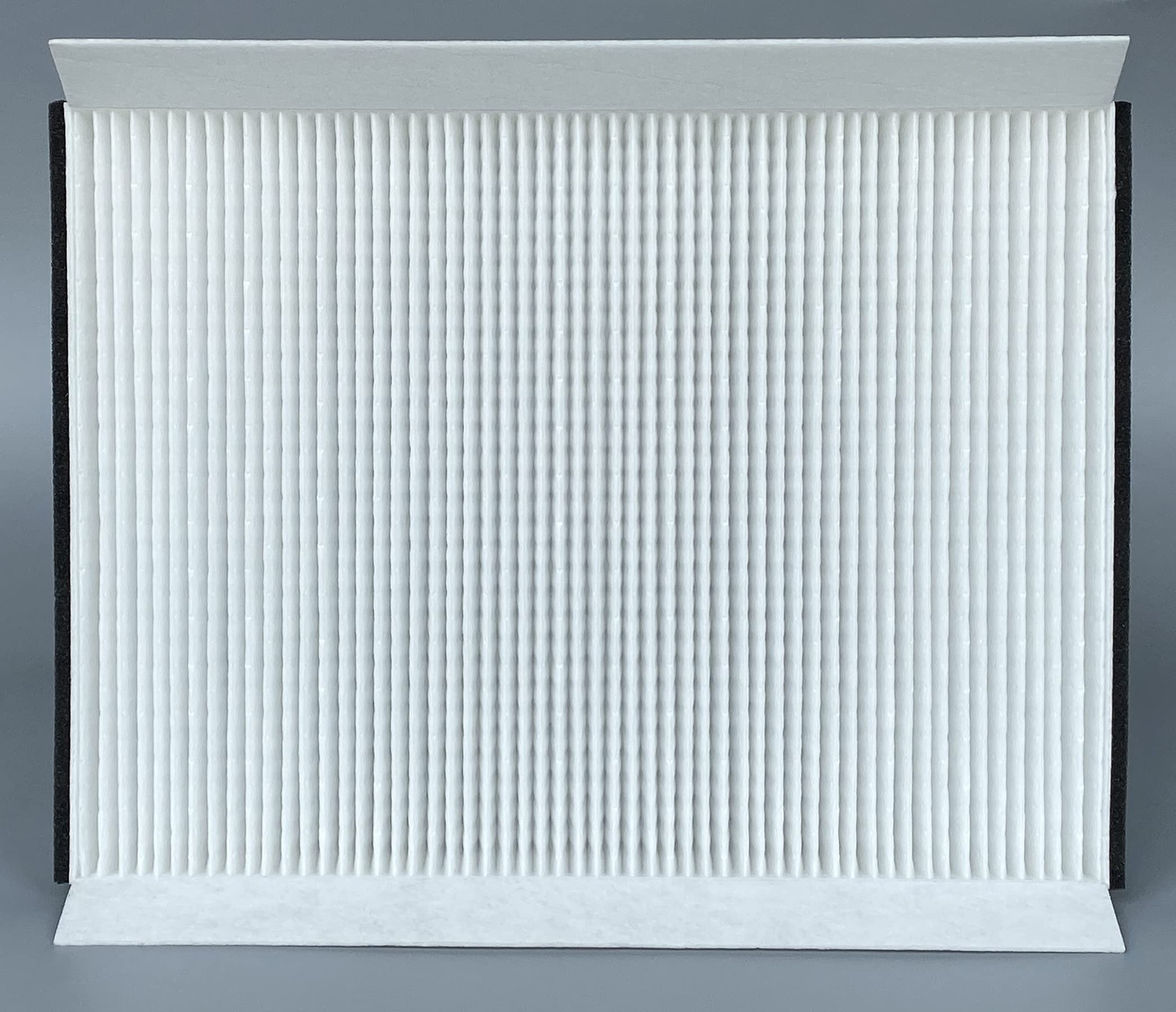 High dust holding capacity helps keep the Volvo cabin cleaner on long hauls