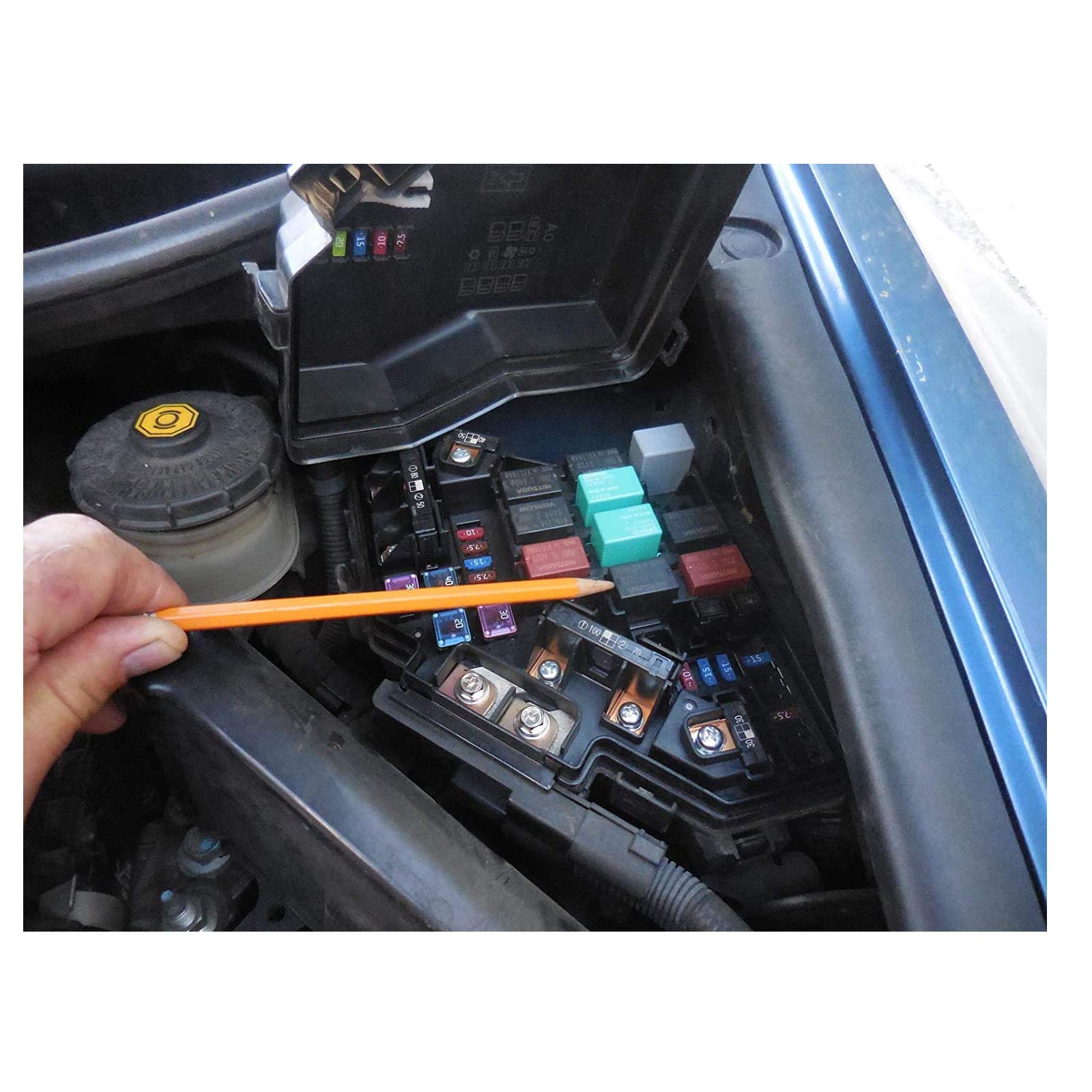Openlot heavy-duty relay construction emphasizes long-lasting reliability for automotive use.