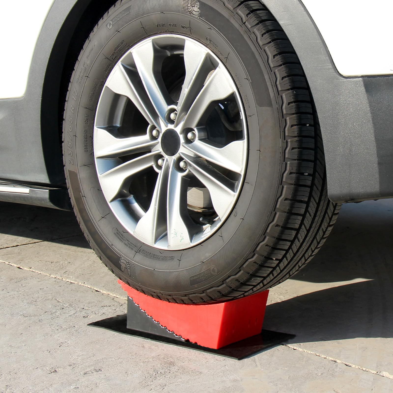 OULEME durable rubber mat provides stable footing on uneven surfaces