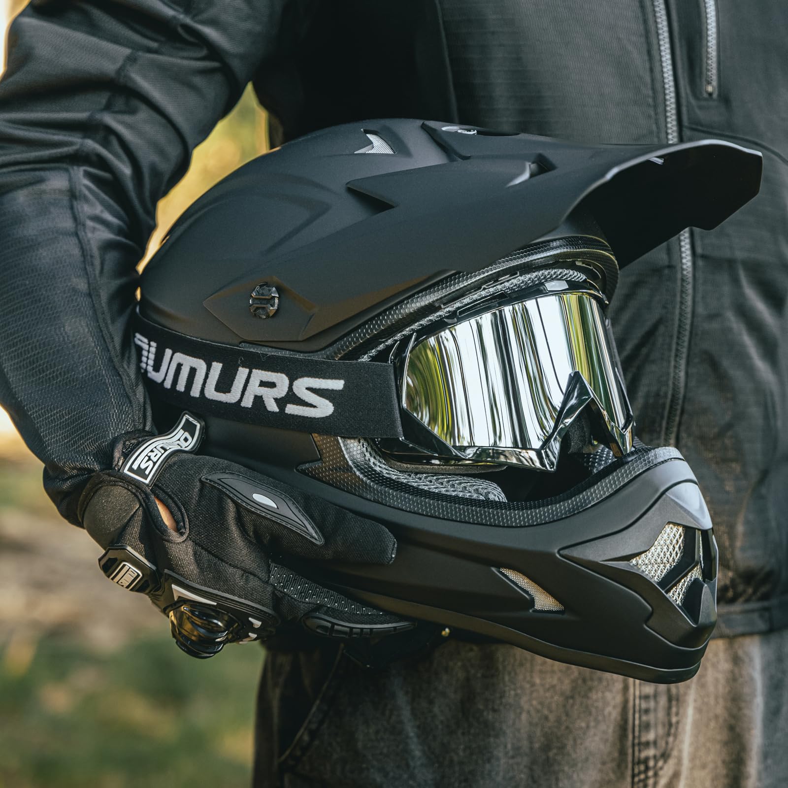 OUMURS side view matte black helmet looks sleek and sturdy