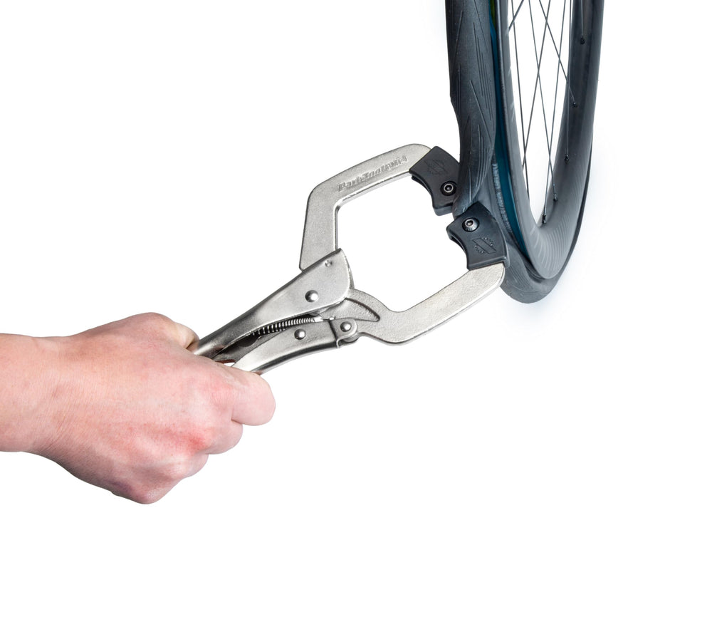 Park Tool BMT-1 demonstrates compatibility with tubeless systems.