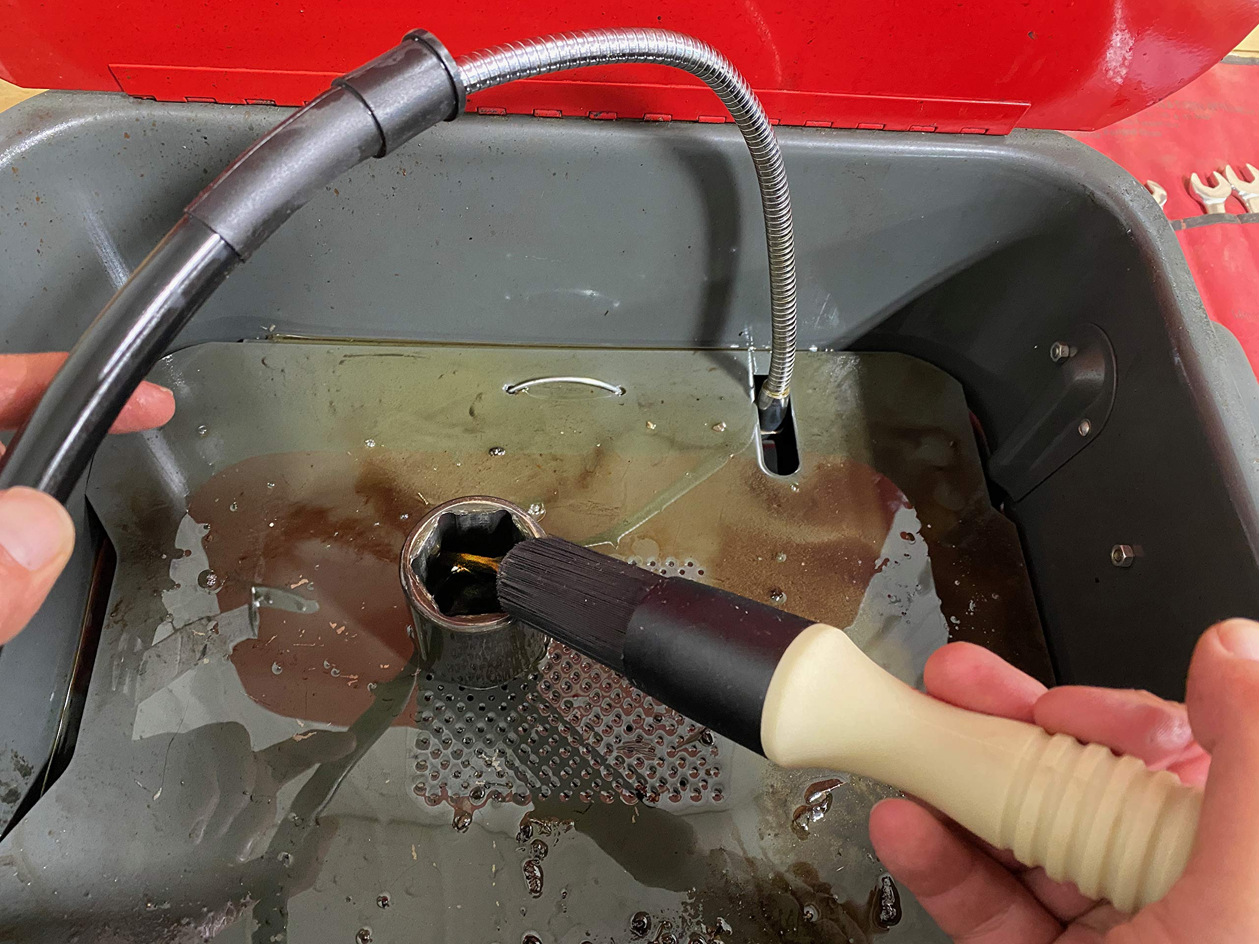 Bullet-tip filament provides precise edge cleaning while resisting mushrooming.
