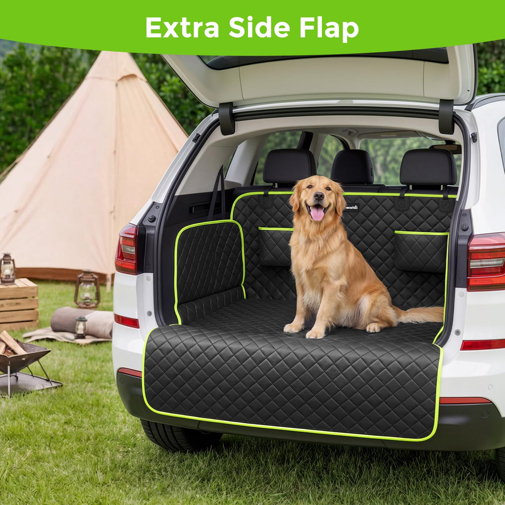 Pecute liner includes storage pockets for toys and treats