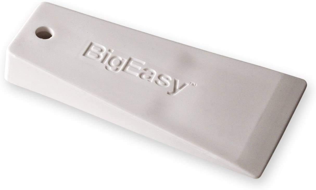 Pizety Steck Big Easy Long Reach Tool reaches distant corners.