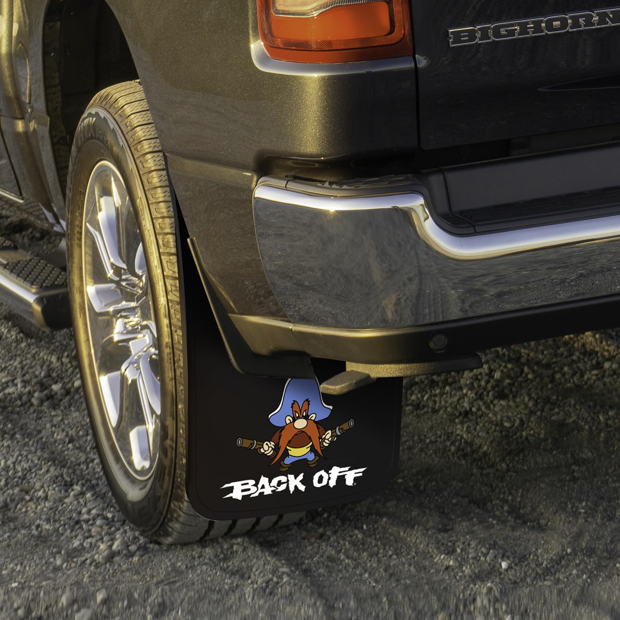 Durable PVC mud guards resist cracking in extreme temperatures.