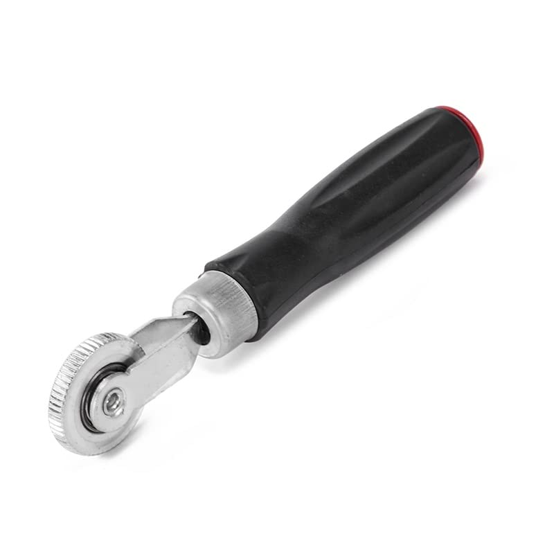 Power Aero Novia buffer with quick coupling demonstrates accessory compatibility.