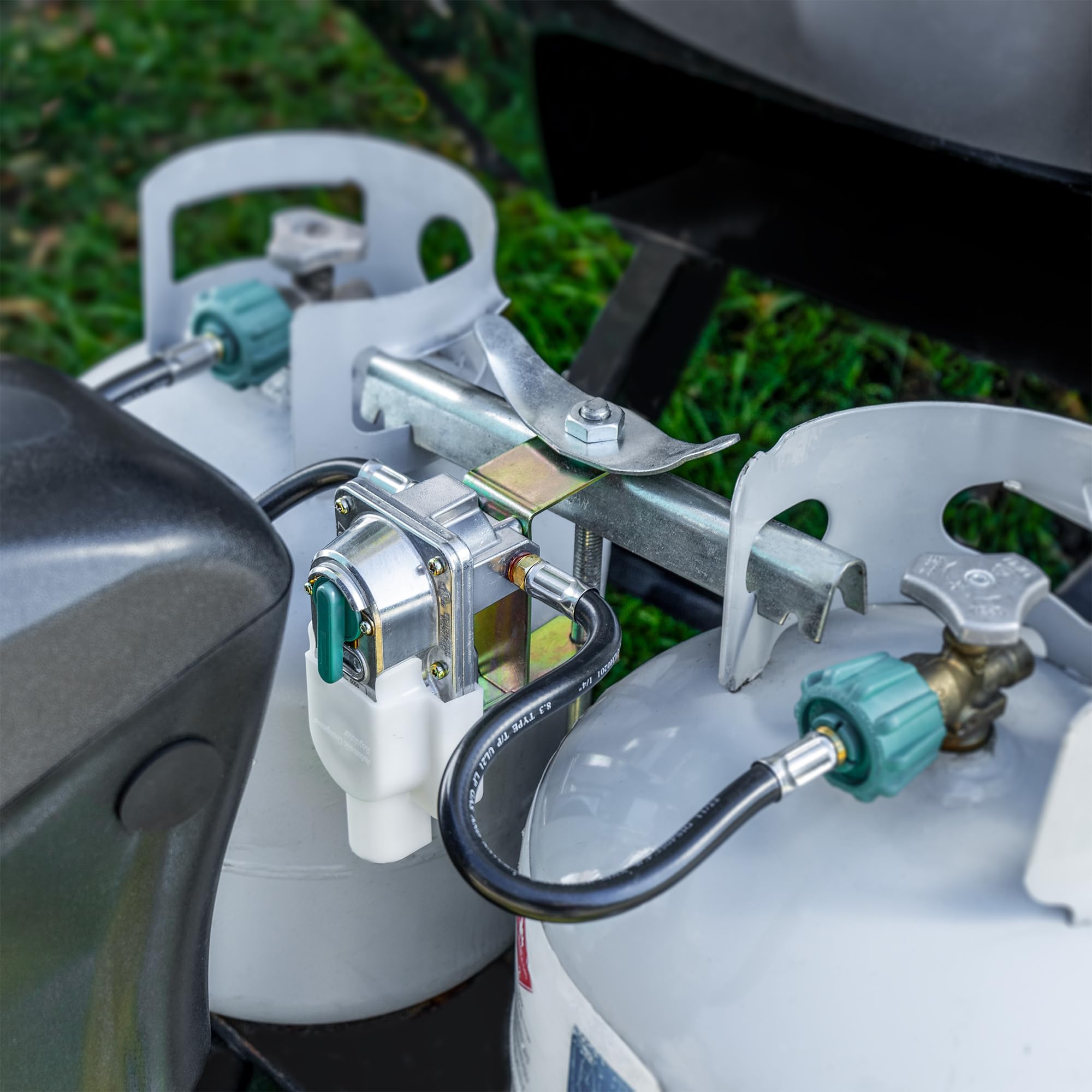 RecPro regulator handles up to 250 PSI for steady fuel delivery.