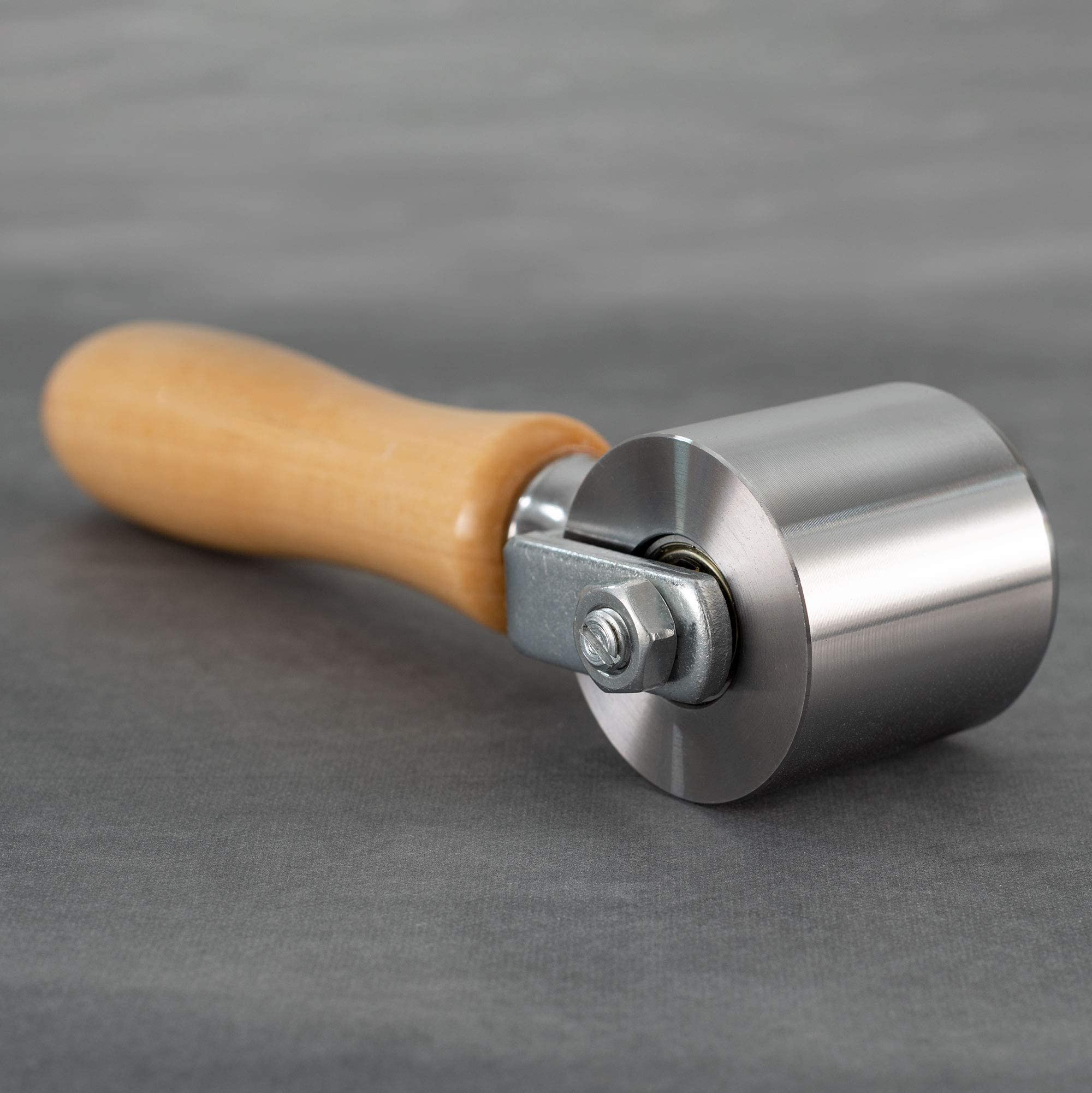 RecPro radius-edge roller minimizes marking on curved surfaces