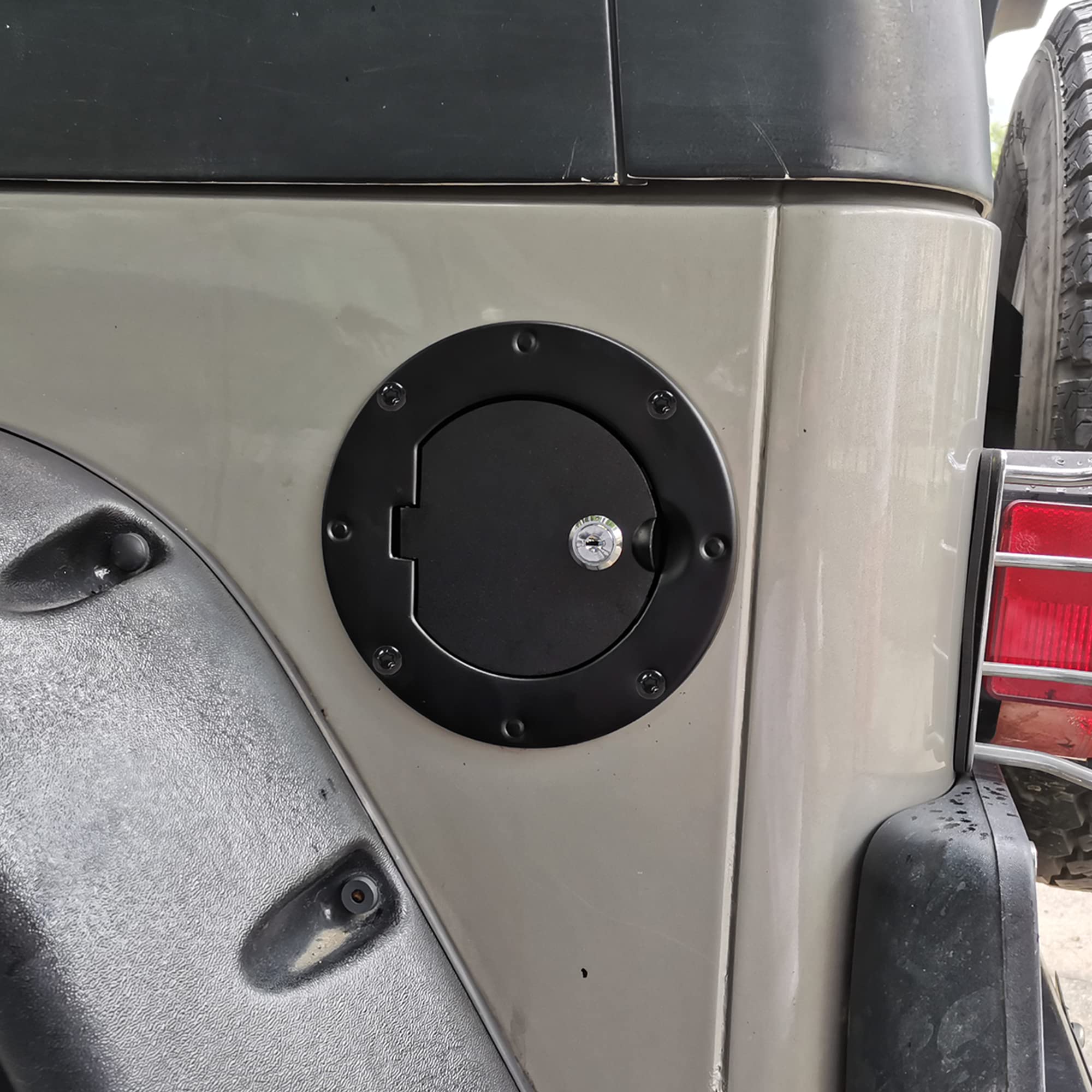 RERPRO aluminum alloy construction on Jeep Wrangler TJ gas cap cover