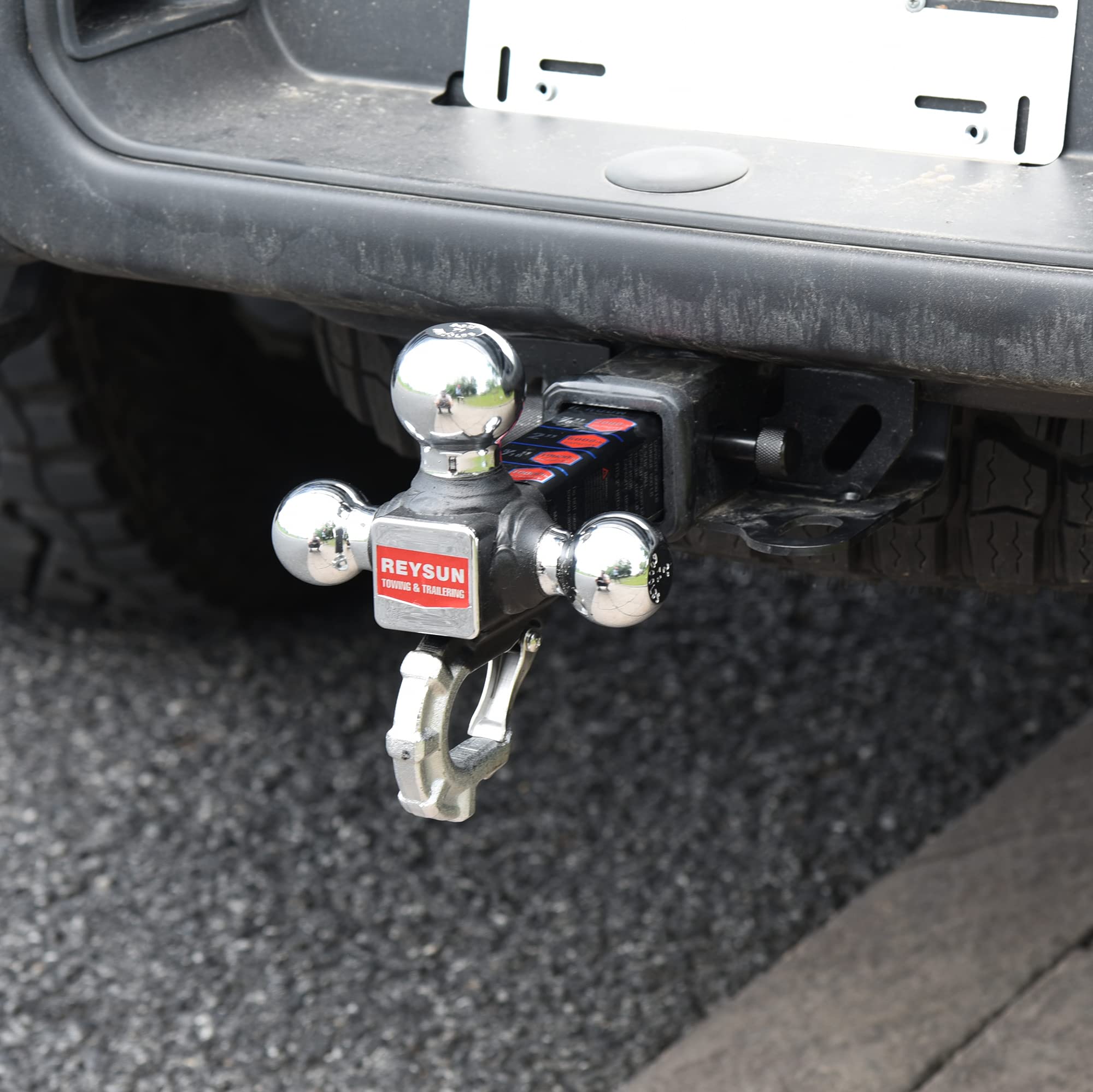 REYSUN five-eighth-inch hitch pin clip included for secure installation.