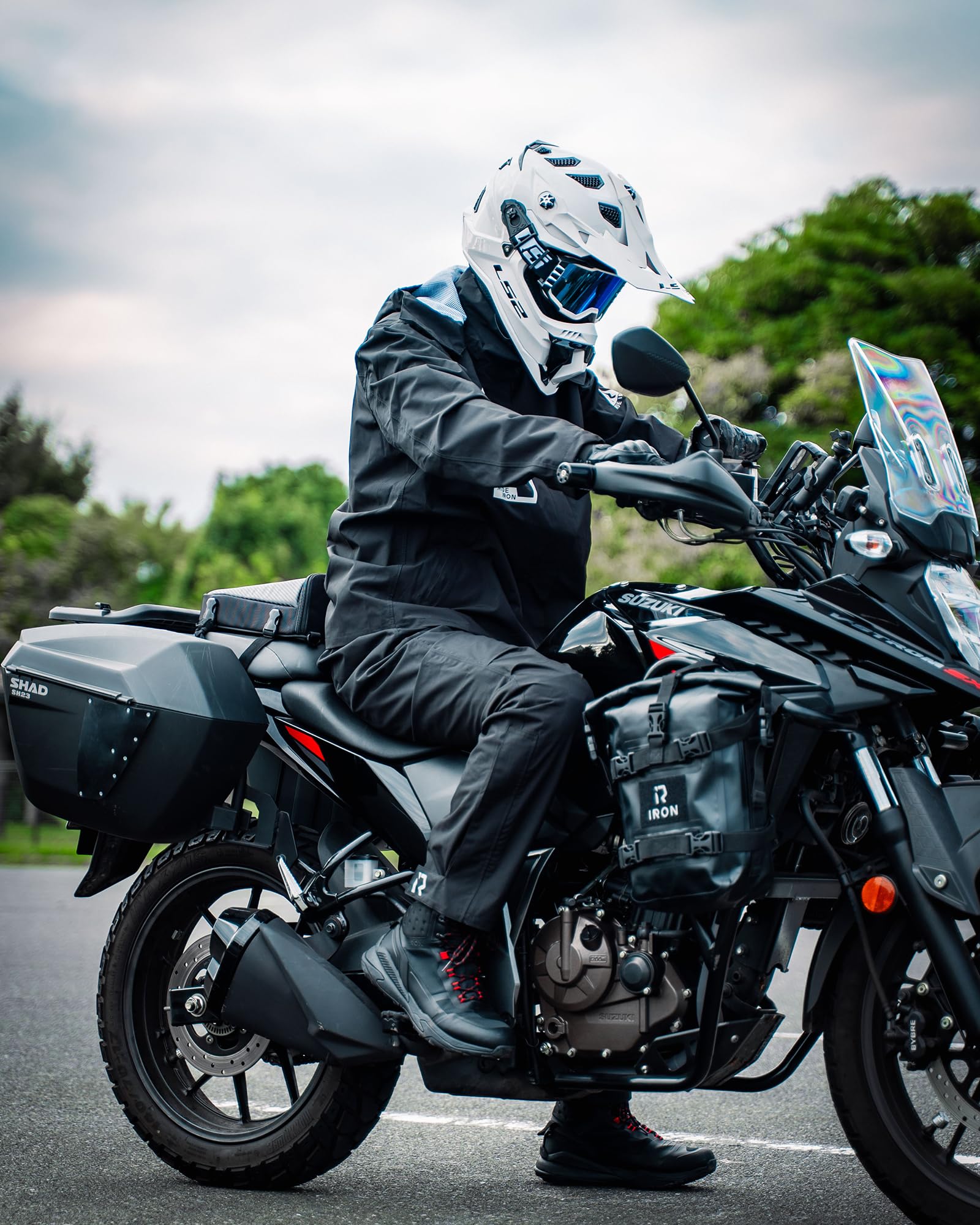 RIDEIRON Rain Suit elastic cuffs for snug fit and reduced water ingress.