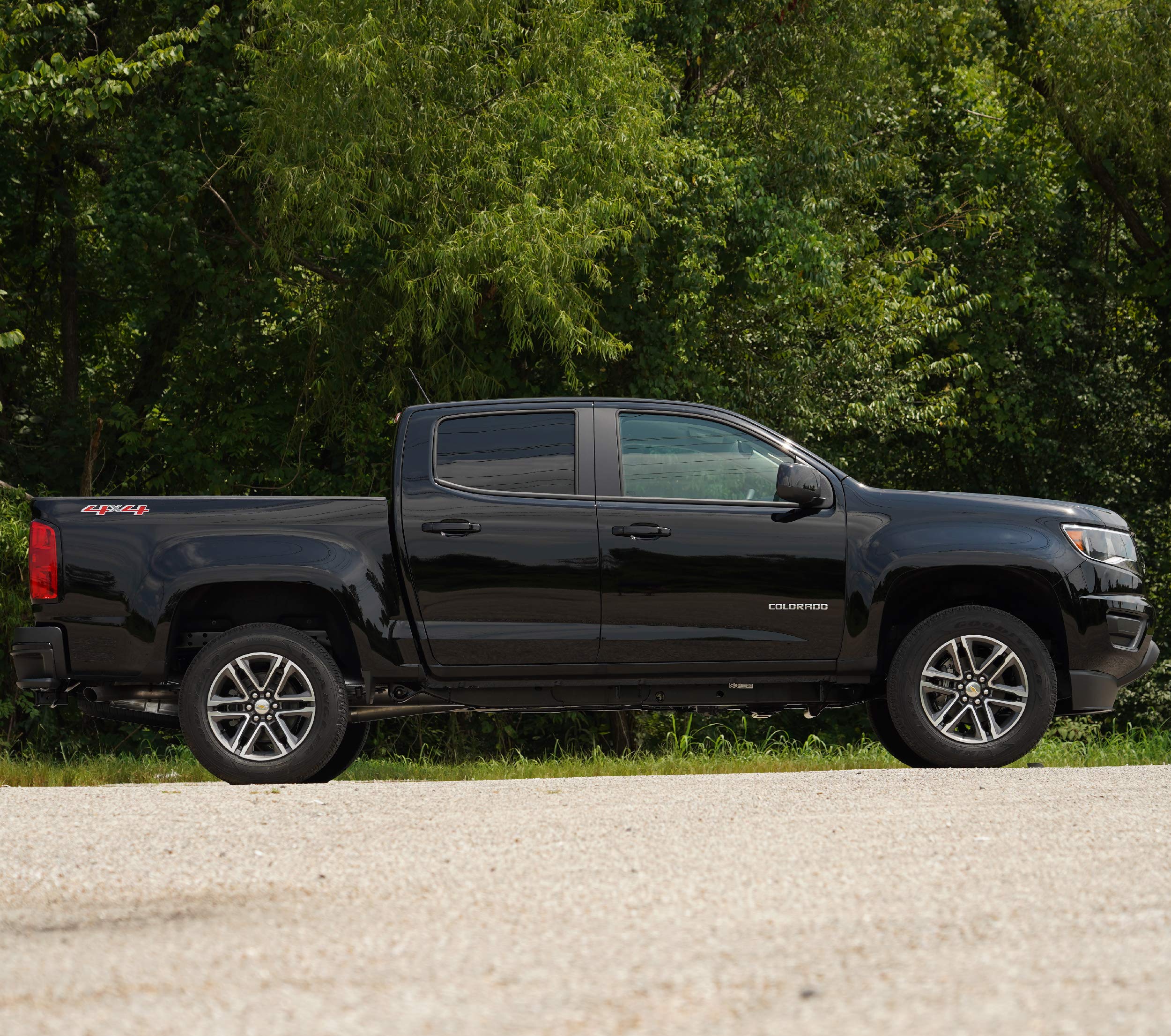 Rough Country 2in Leveling Kit installed on a Chevy Colorado