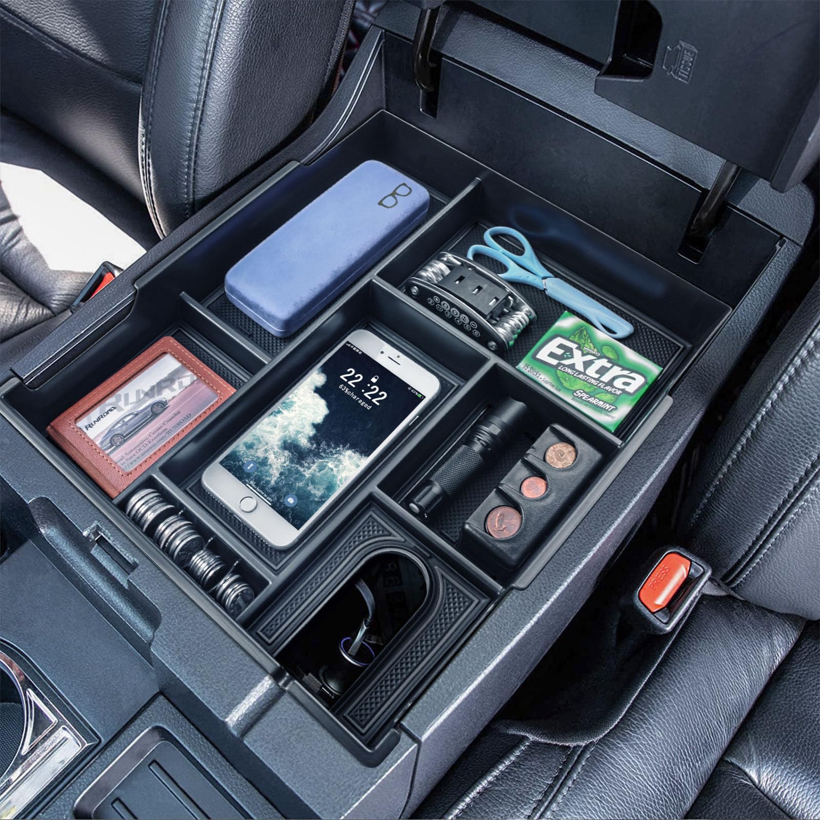 RUNROAD Tundra center console full-cover tray improves organization and accessibility.