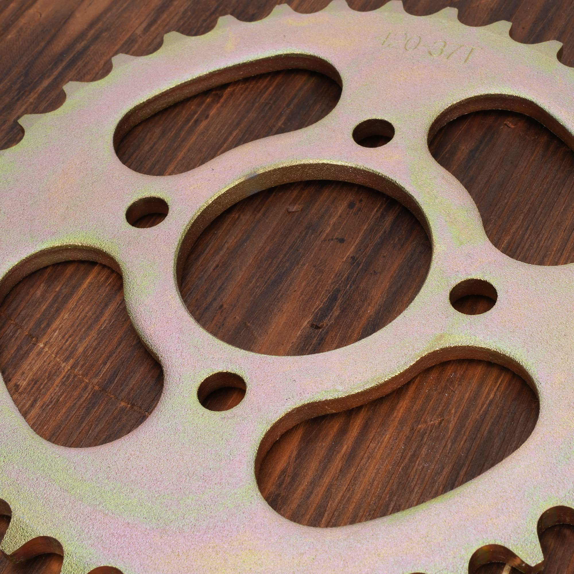 RUTU steel construction rear sprocket delivers lasting durability in rough conditions.