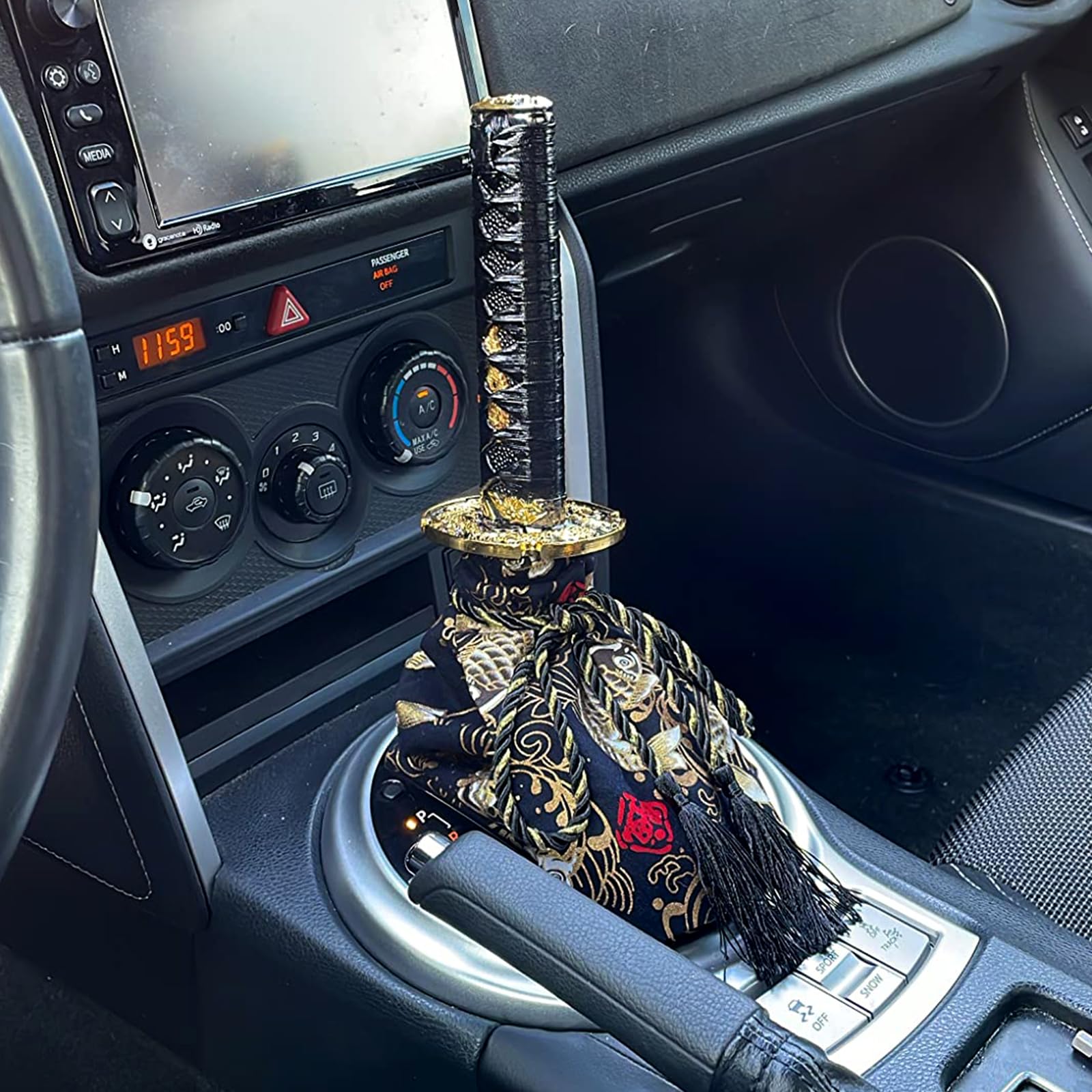 RYANSTAR brushed alloy shift knob closeup shows durable, high-quality construction.